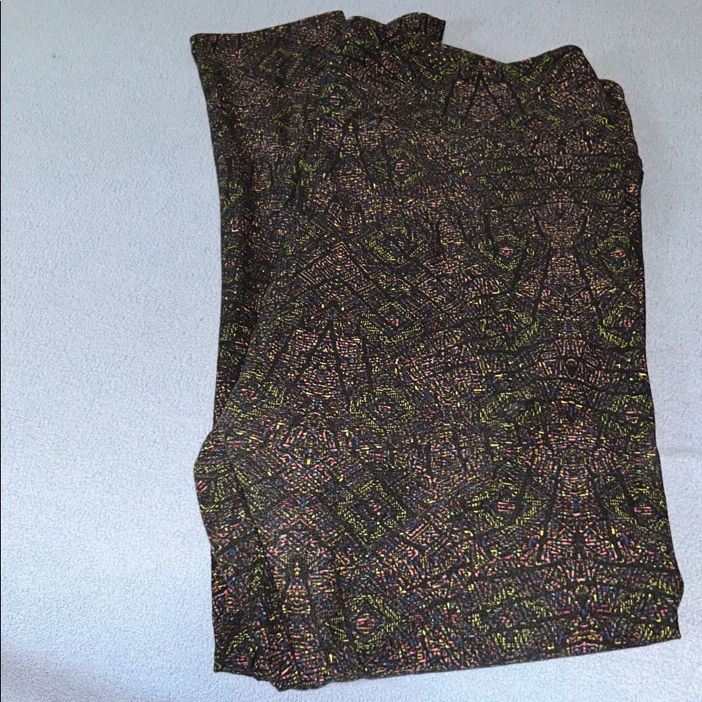 LuLaRoe Women’s Geometric Patterned Leggings - Black and Multicolor